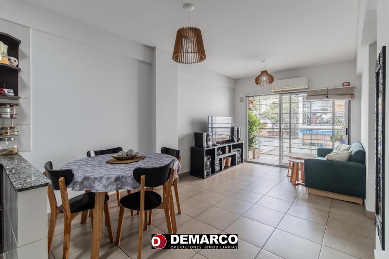 Departamento 2 Ambientes Lateral con Balcón y Cochera en Paternal